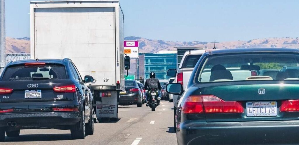 lane splitting california traffic