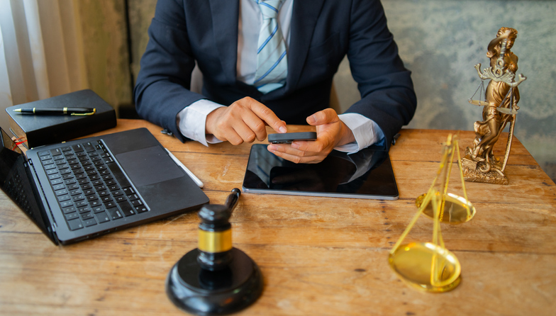 lawyer calling client - what to expect from a personal injury lawyer